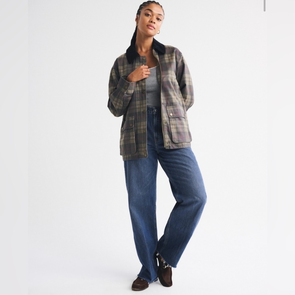 Abercrombie Curve Love Loose high rise jeans! - Picture 2 of 10